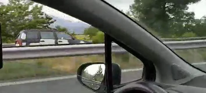 Βγήκε ο Χάρος παγανιά! Ηλικιωμένος οδηγούσε ανάποδα στην εθνική Τριπόλεως-Κορίνθου (βίντεο)